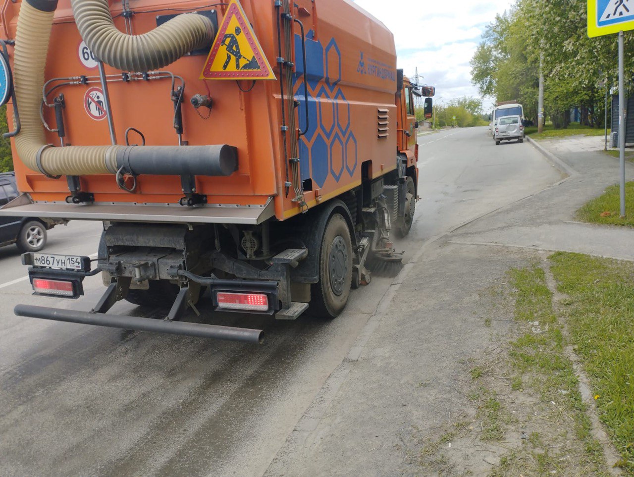 В Калининском районе дорожные службы продолжают работать в усиленном режиме  | Официальный сайт Новосибирска