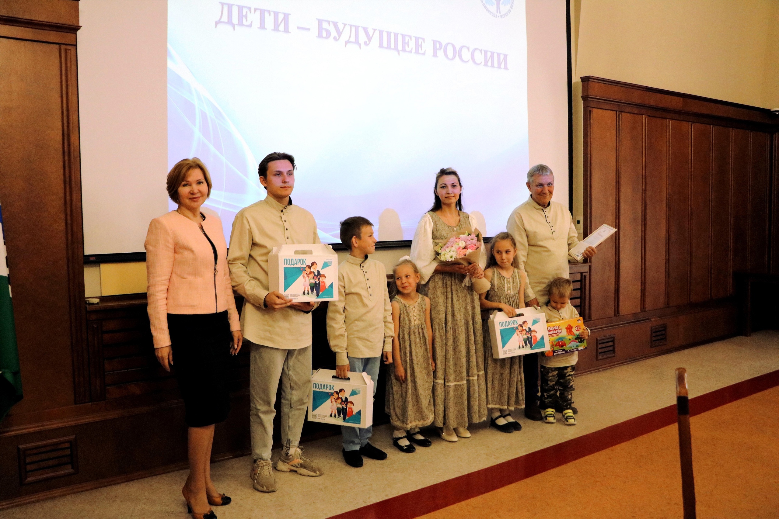 Семья из Калининского района стала победителем главного семейного конкурса  страны | Официальный сайт Новосибирска