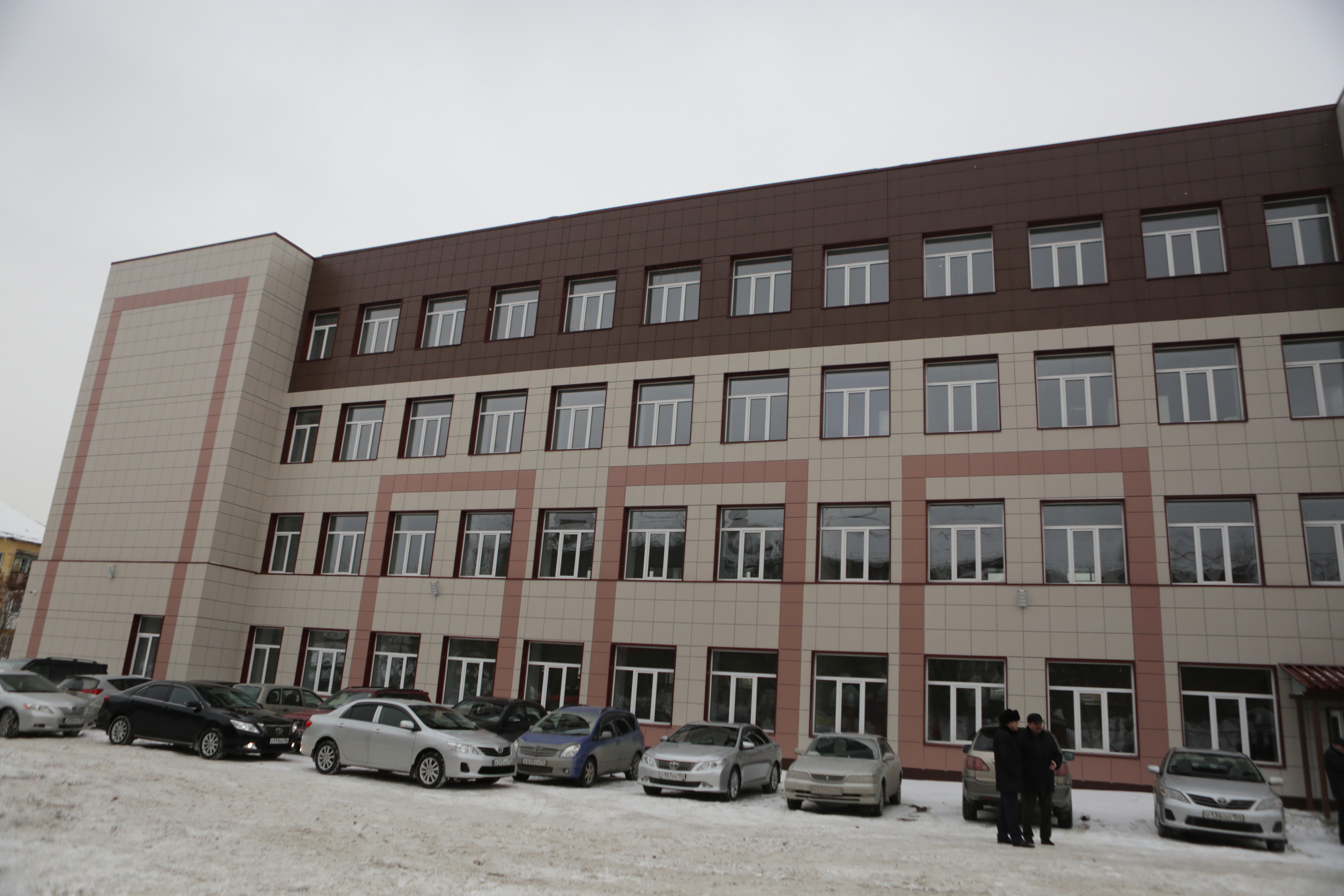 Школа 82 Новосибирск. Школа 82 Дзержинский район Новосибирск. Школа 82 Новосибирск внутри.