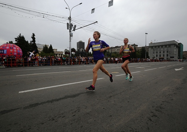 В традиционном новосибирском Фестивале бега приняли участие спортсмены всех возрастов, сентябрь 2019 года