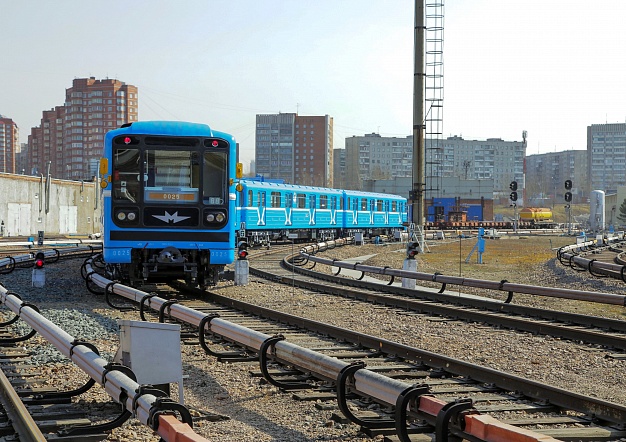 Обновленный состав метро вышел на линию, 12.04.2019